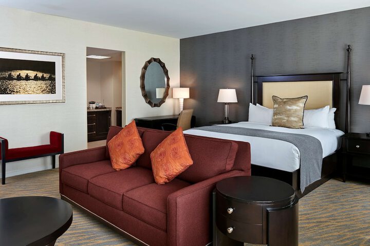The Inn at Penn a Hilton Hotel