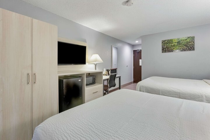 Room 8 of 26
