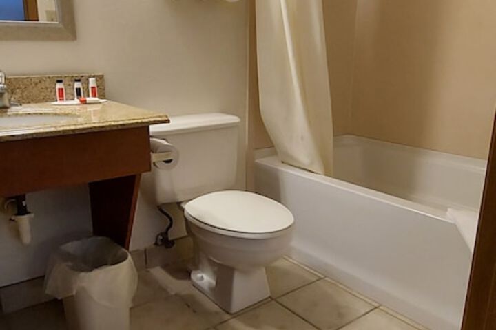 Room 8 of 35