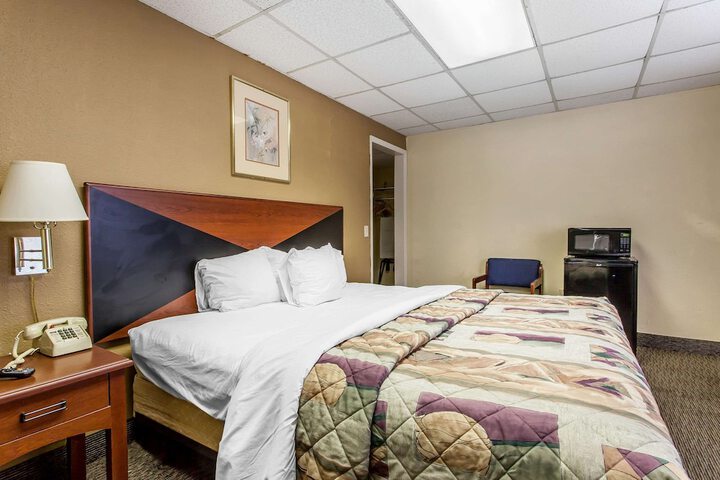 Room 42 of 44