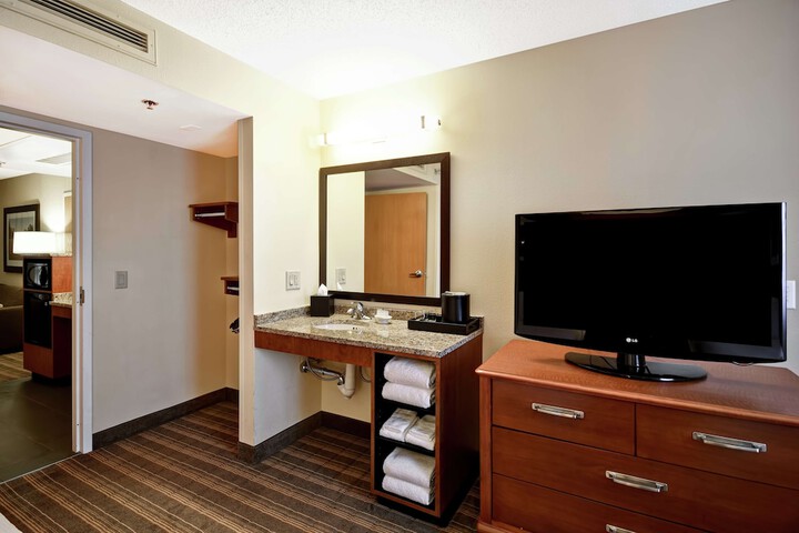 Room 14 of 37