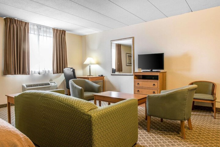 Quality Inn & Suites Fairview - Erie