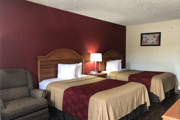 Room 18 of 28
