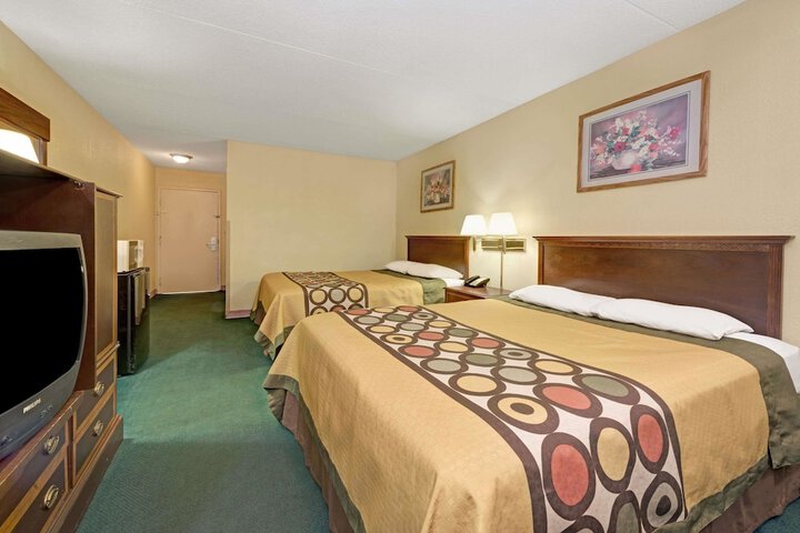 Room 25 of 32