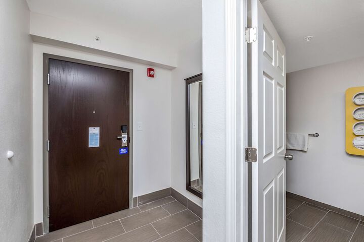 Room 21 of 40