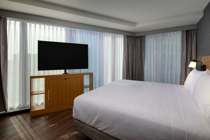 Room 27 of 78