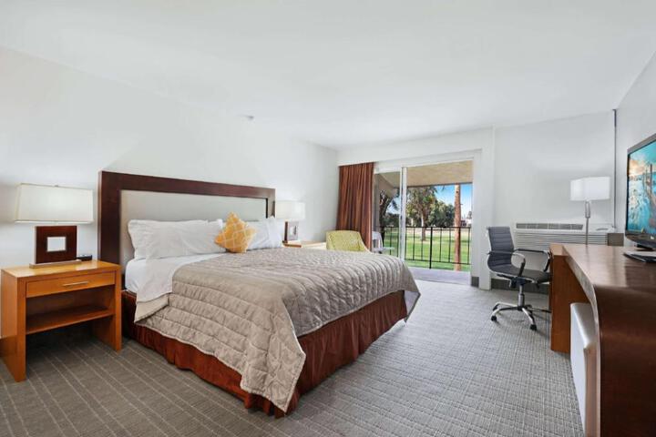 Ramada by Wyndham Holtville Golf Resort / El Centro
