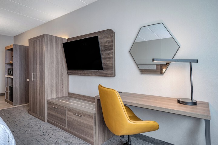 Room 12 of 35