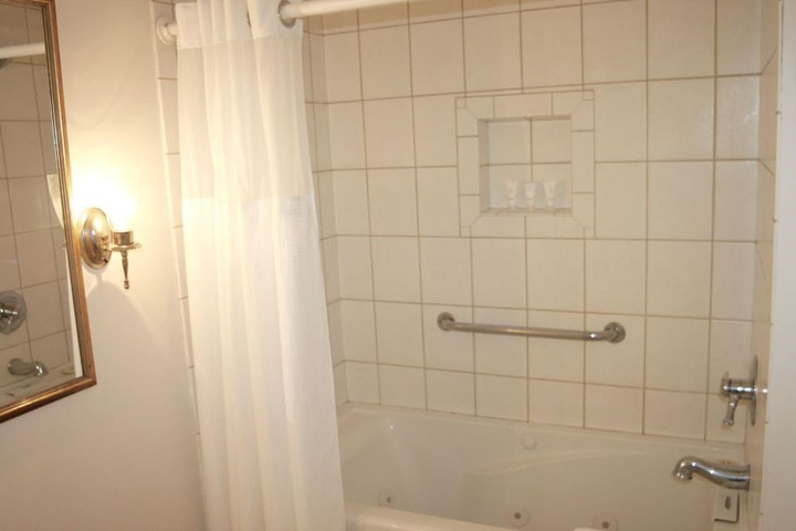 Room 72 of 239