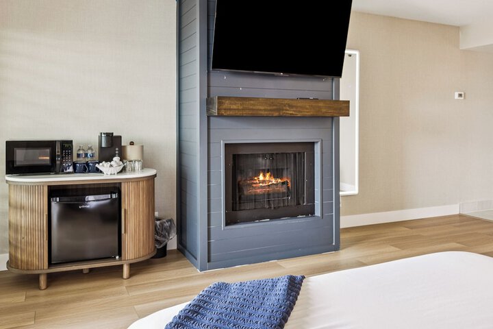 456 Embarcadero Inn & Suites