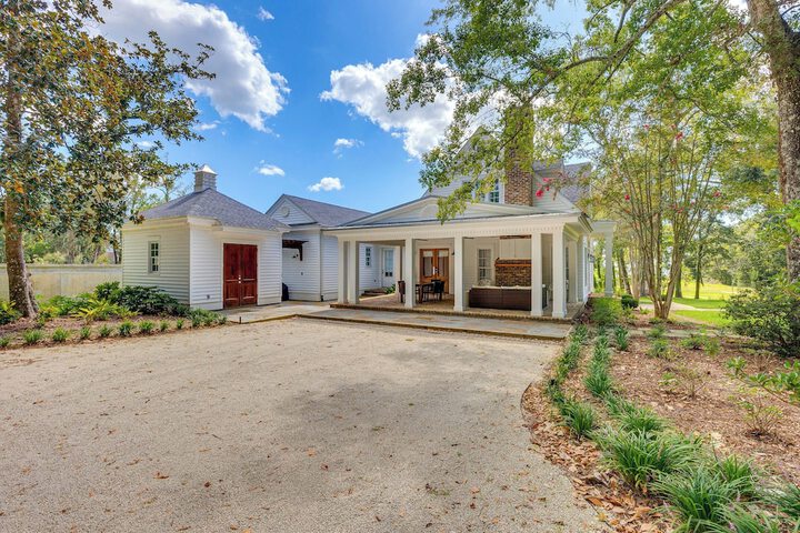 Luxe Fairhope Home w / Covered Patio: Walk to Bay