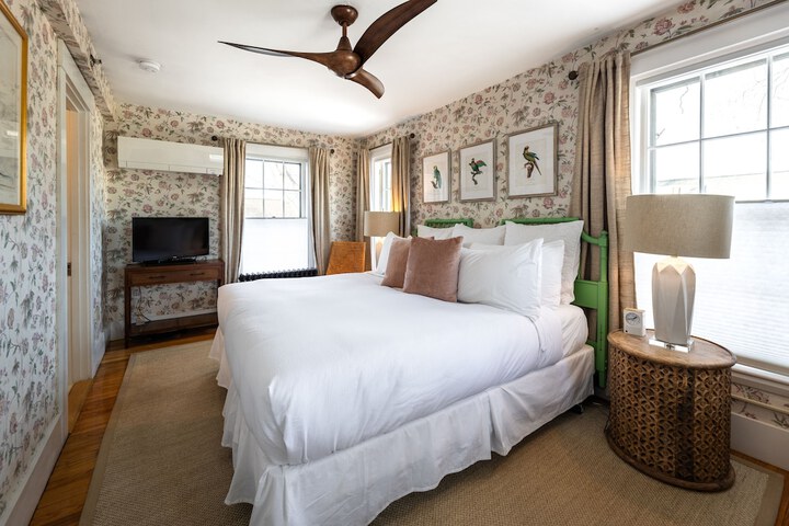 Room 21 of 72