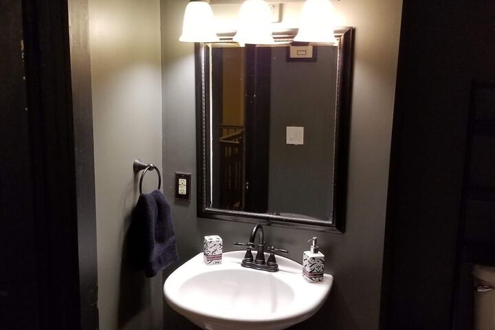 Room 27 of 74