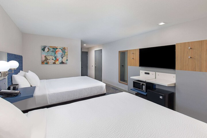 Microtel Inn & Suites by Wyndham Manchester