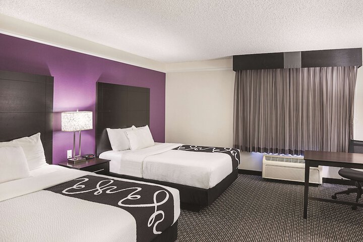 Room 32 of 39