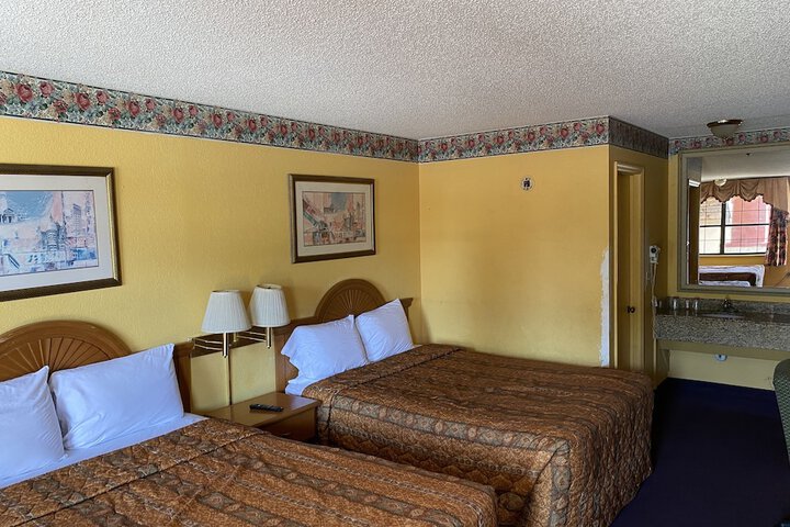 Room 18 of 25