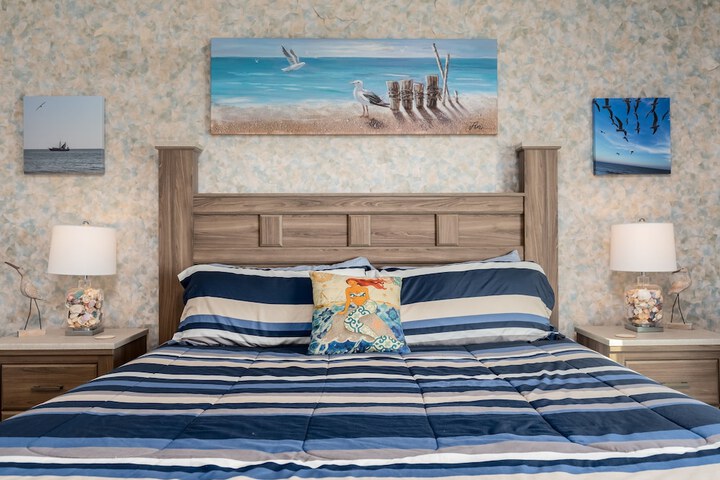Awake on the Gulf - Gulf Front! Gaze Up at the Stars From Your Large Deck While Listening To The Waves Crash. 4 Bedroom Home by RedAwning