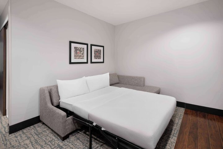 Room 10 of 40