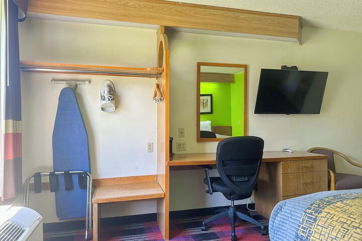 Classic Inn by Townhouse American Way Memphis I 240