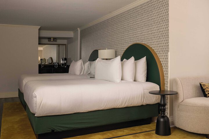 Room 48 of 147