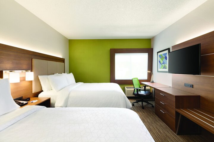 Room 18 of 28