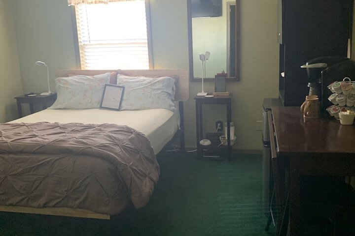 Room 17 of 38
