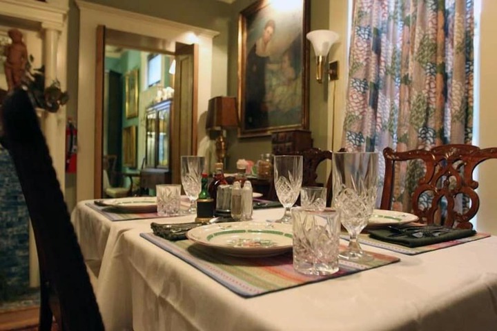Stay Fairfield - Fairfield Place and Fairfield Manor Bed & Breakfast