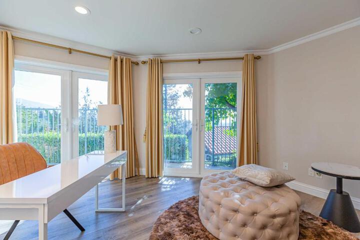 Single Level House with view and pool