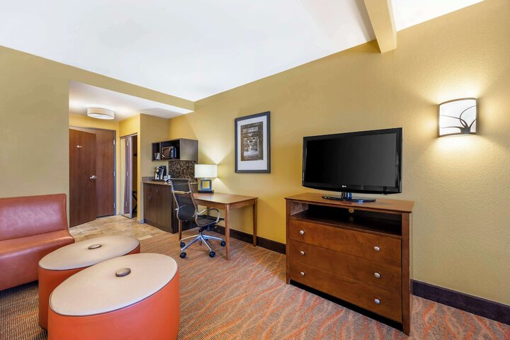 Best Western Plus Tupelo Inn & Suites