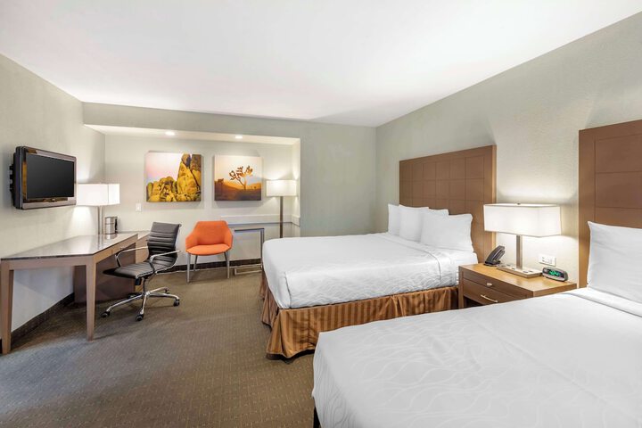 Room 10 of 33