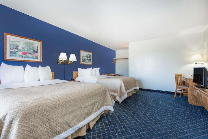 Room 14 of 28