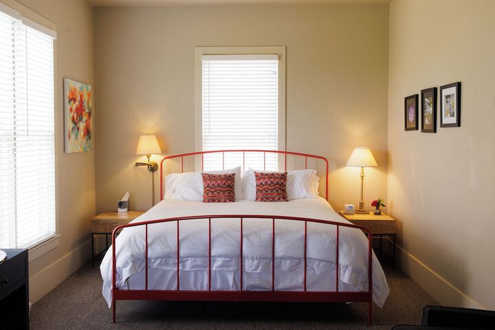 Room 208 of 353