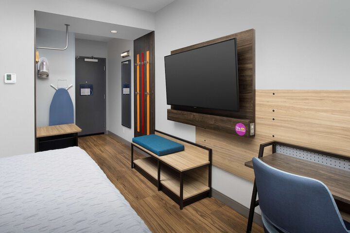 Room 12 of 38