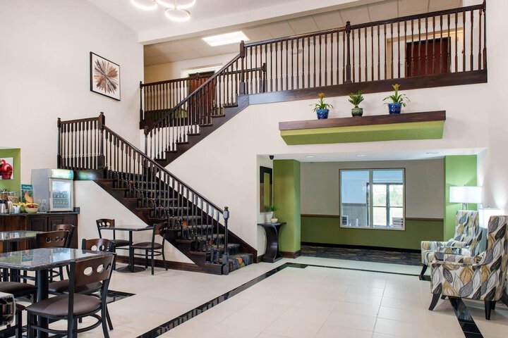 Quality Inn & Suites Anderson I-69