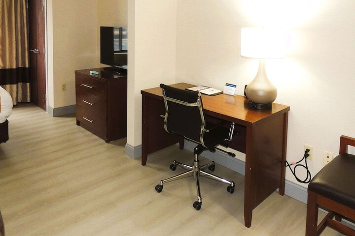 Comfort Suites Twinsburg