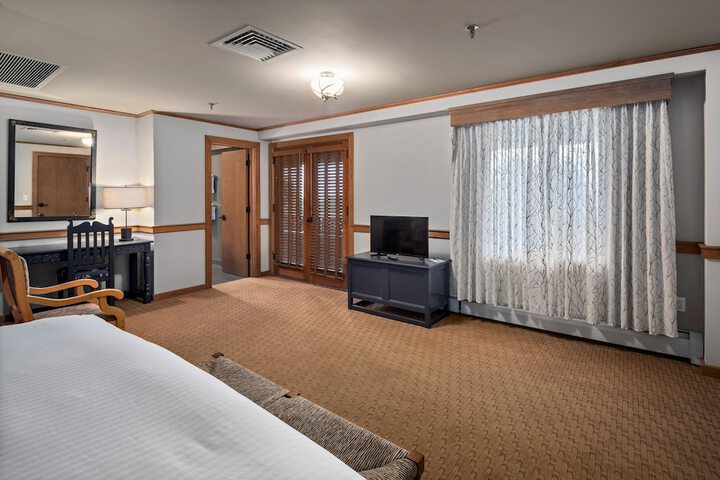 Room 34 of 110