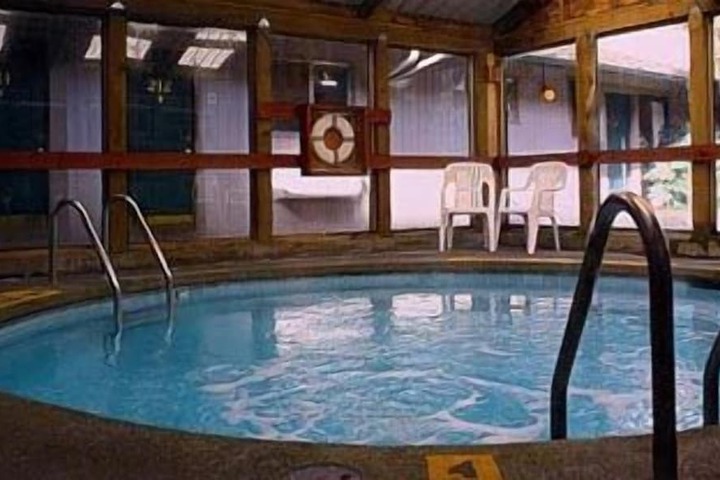 Pool 5 of 65