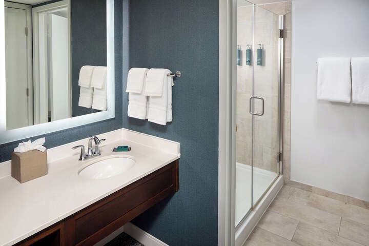 DoubleTree by Hilton Boston - Andover