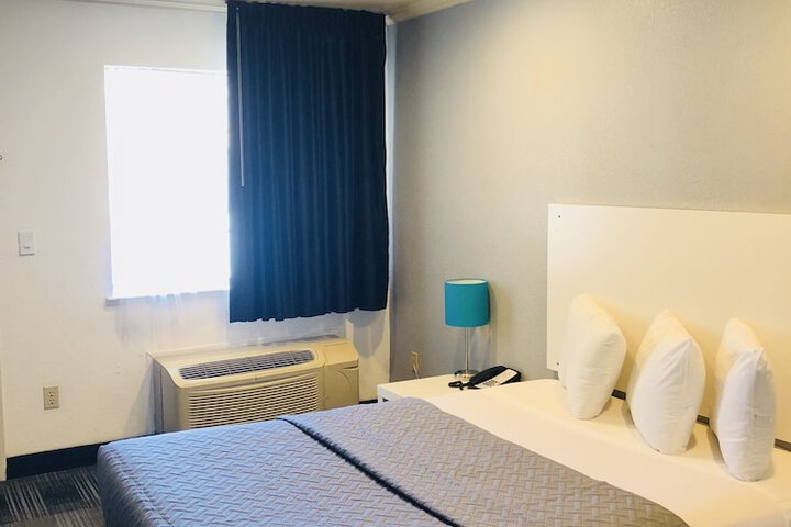 Room 9 of 23