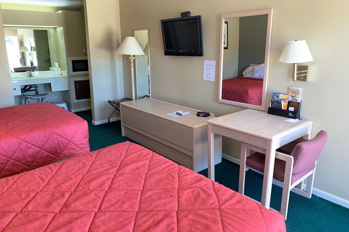 Room 25 of 46