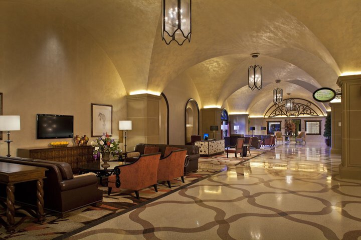 Hotel Interior 7 of 32