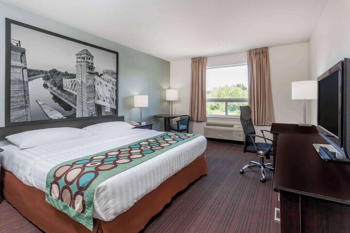 Super 8 by Wyndham Peterborough