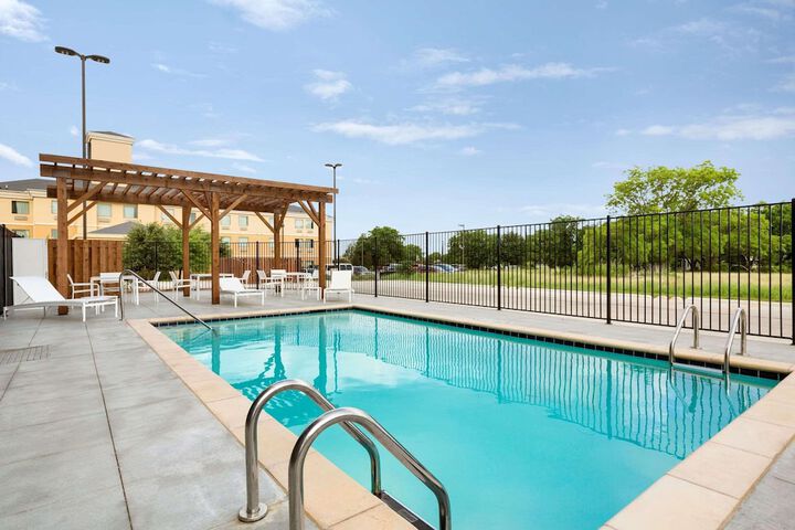 Pool 2 of 24