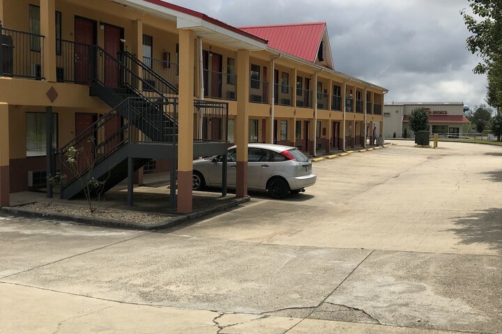 Clairmont Inn