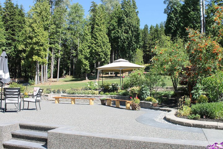 Hotel Exterior 19 of 23