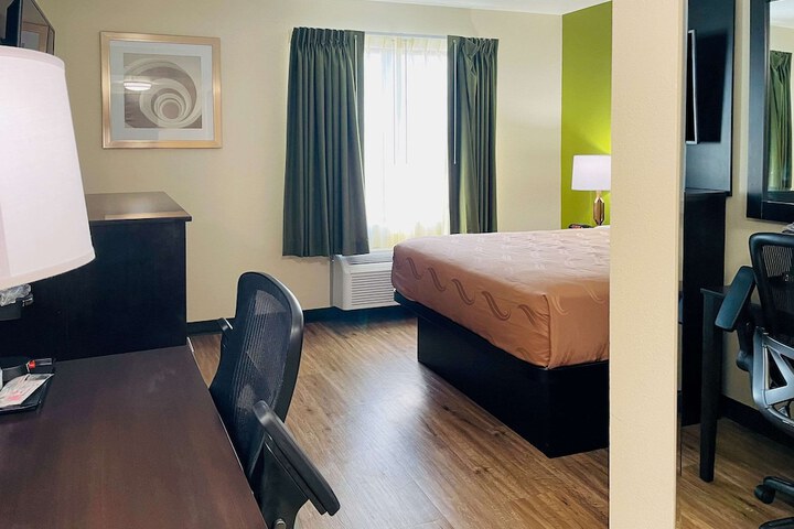 Quality Inn & Suites Lake Charles South