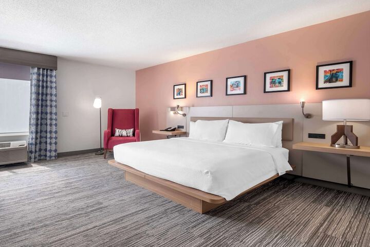 Room 10 of 25