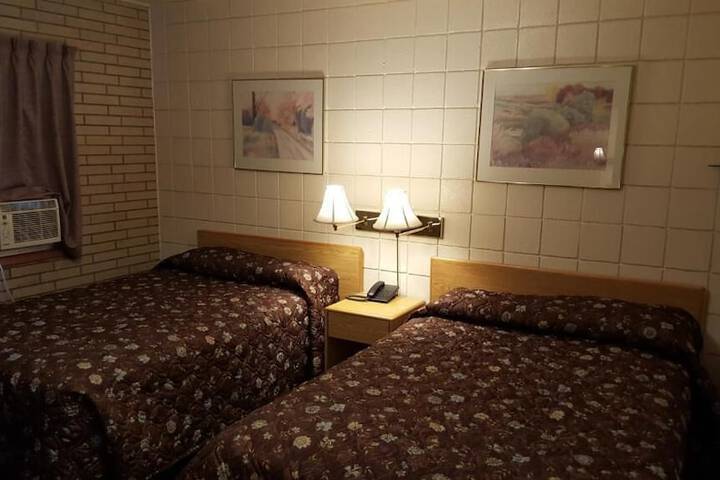 Safari Inn Motel