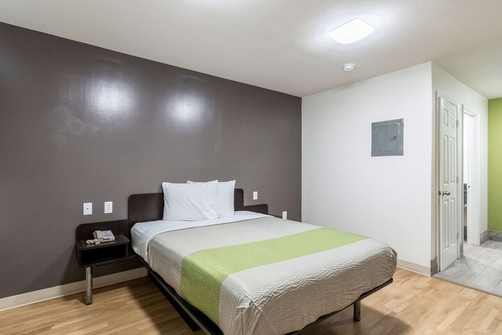 Room 26 of 42