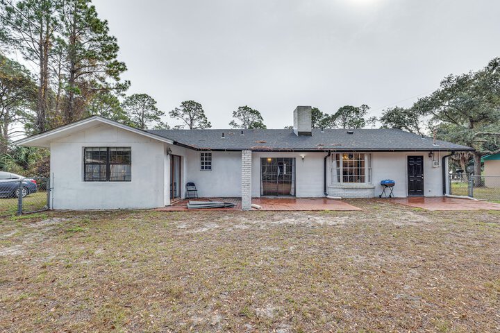 Steps to Beach: Carrabelle Family Home w / Patio!